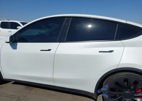 2024 Tesla Model Y Performance Dual Motor All-Wheel Drive из США, поврежденный, VIN 7SAYGDEF0RF032922